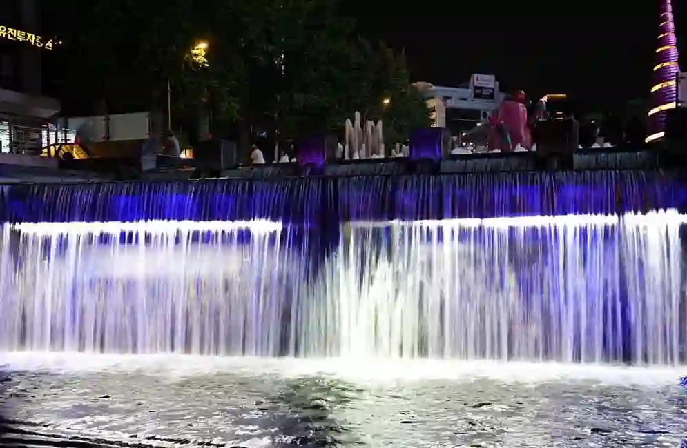 Starting view of Cheonggye Plaza