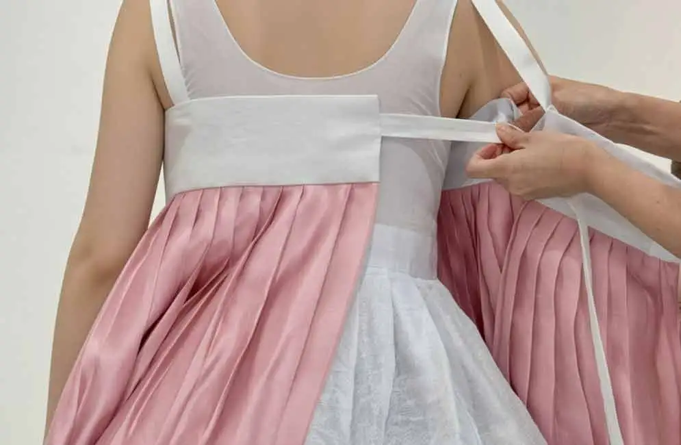 How Women Wear Hanbok