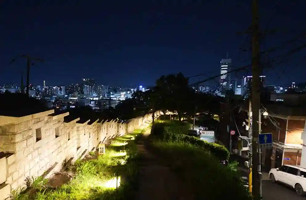 Naksan Fortress Wall Trail and Resident Residents