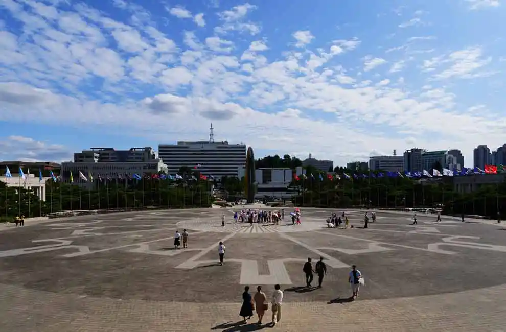 Visiting the War Memorial of Korea