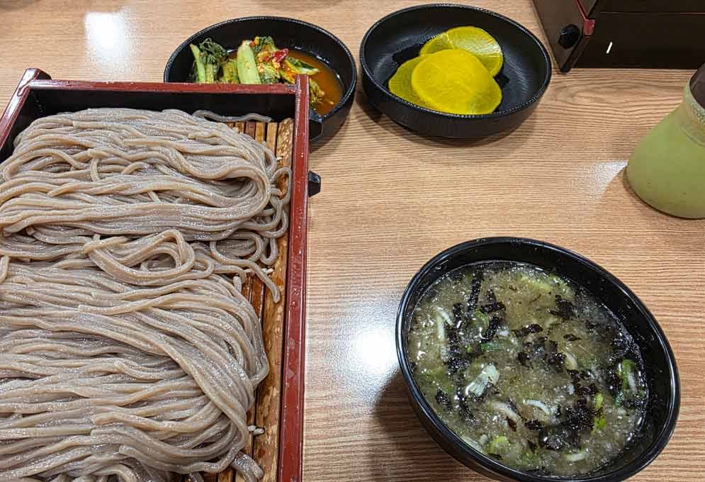 How to eat Gwanghwamun Mijin Panmomil